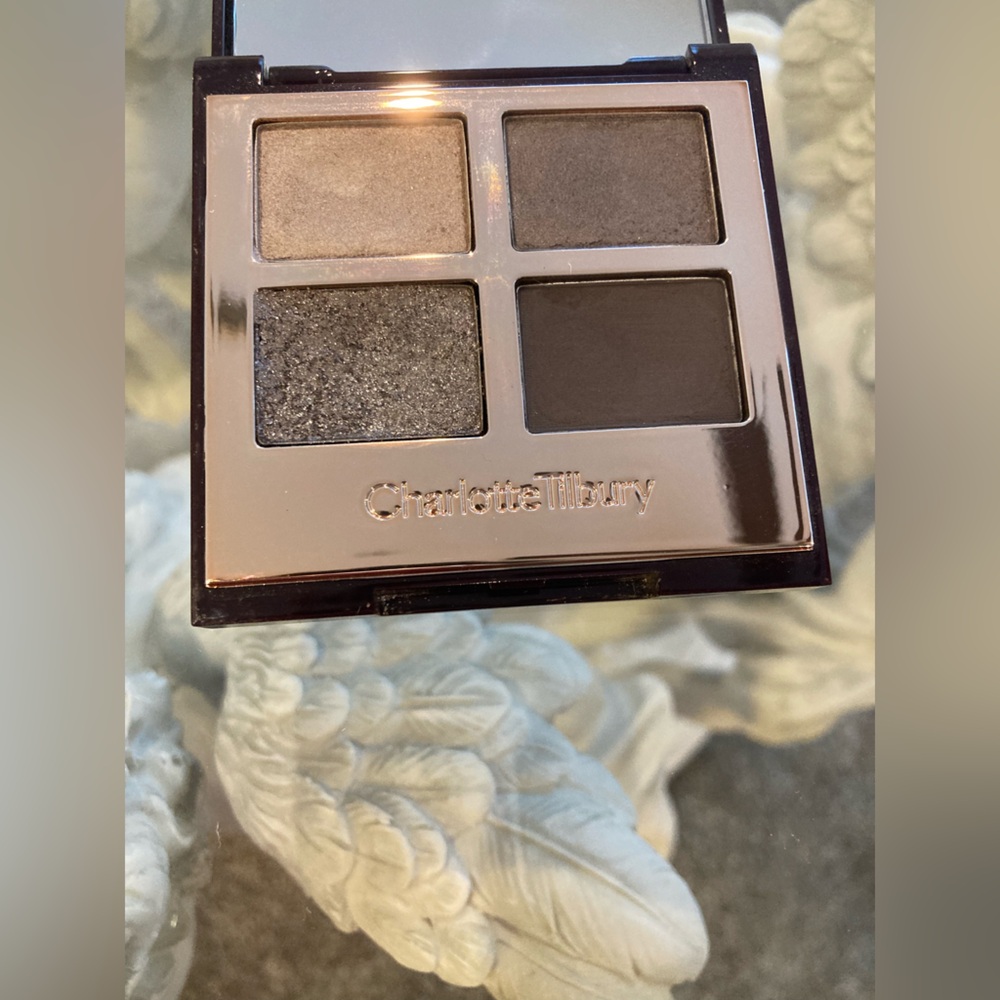 ⭐️ Charlotte Tilbury THE ROCK CHICK
LUXURY PALETTE eyeshadow AUTHENTIC (M260) - Picture 6 of 8
